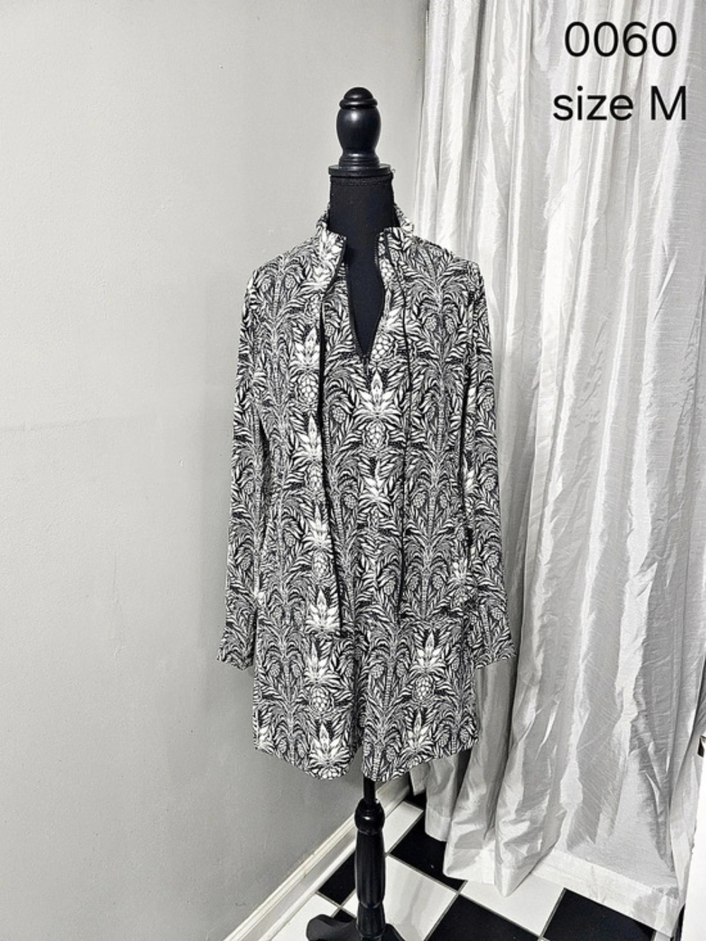 Printed Long Sleeve Tommy Bahama zip-up Jacket and Dress in Black & White